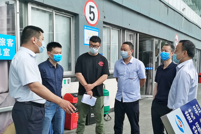 黃俊一行督導徐坊客運站、南昌長途汽車站疫情防控工作