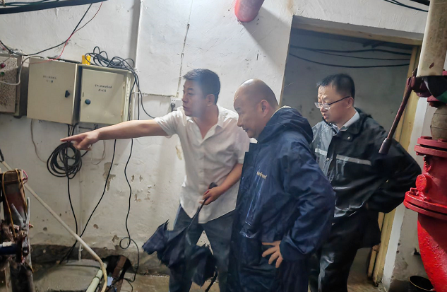 長運物業(yè) 暴雨導致停電 長運商圈積極做好應(yīng)急措施