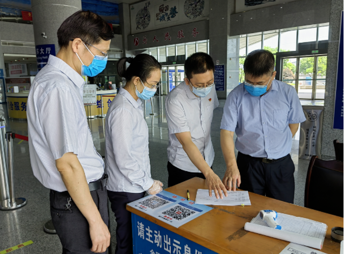 張小平督導(dǎo)南昌長途汽車西站安全生產(chǎn)、疫情防控、文明創(chuàng)建等工作