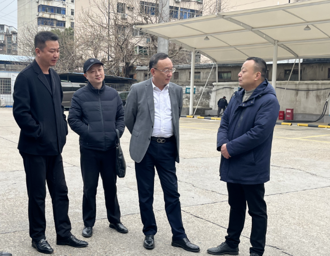 胡維泉調(diào)研都市城際公交、長(zhǎng)運(yùn)出租生產(chǎn)經(jīng)營(yíng)工作