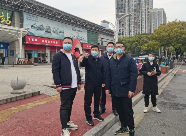 市道路運輸服務(wù)中心領(lǐng)導(dǎo)督導(dǎo)都市城際公交文明創(chuàng)建、安全生產(chǎn)工作