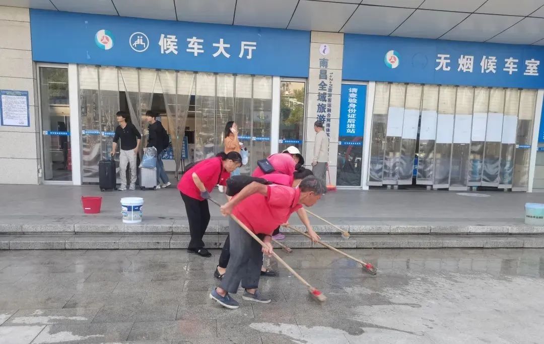 都市城際公交 積極維護(hù)站容站貌 確?！皠?chuàng)文鞏衛(wèi)”工作務(wù)實推進(jìn)