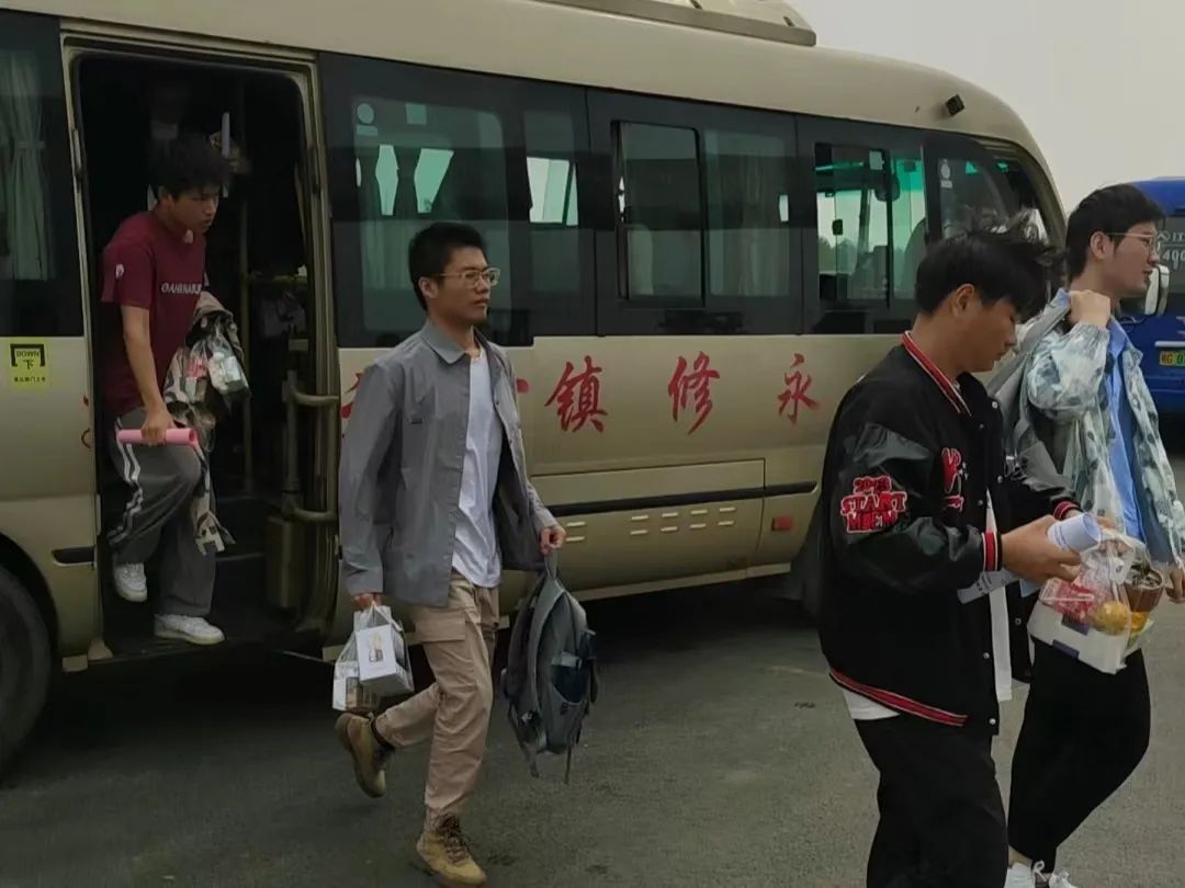 九江長運：圓滿完成機電學院運動會學生轉(zhuǎn)運任務