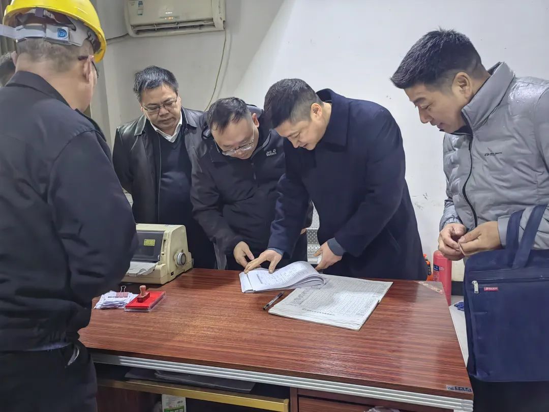 占梁一行檢查鄱陽長運(yùn)、上饒汽運(yùn)春運(yùn)工作