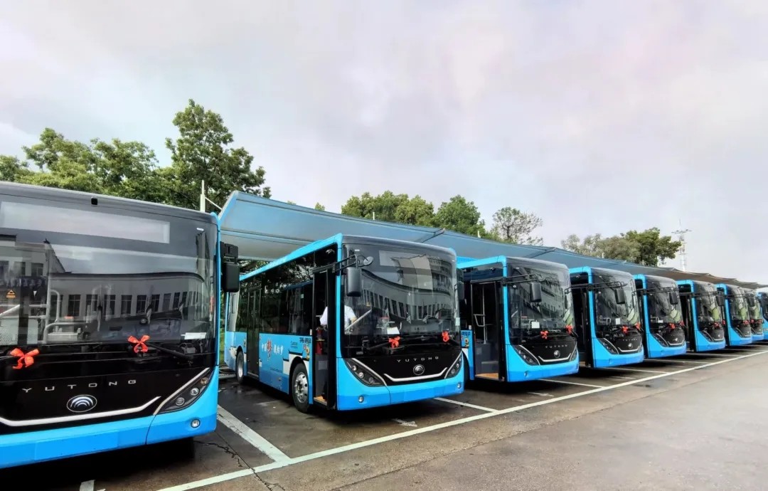 婺源公交：五一大禮包 8輛新純電動公交車正式上線運(yùn)營啦！