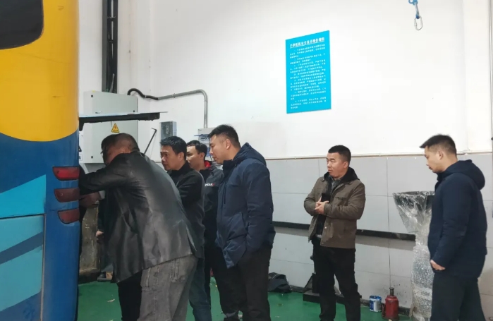 都市城際公交：省、市、區(qū)聯(lián)合開展老舊車輛隱患排查工作檢查與指導(dǎo)