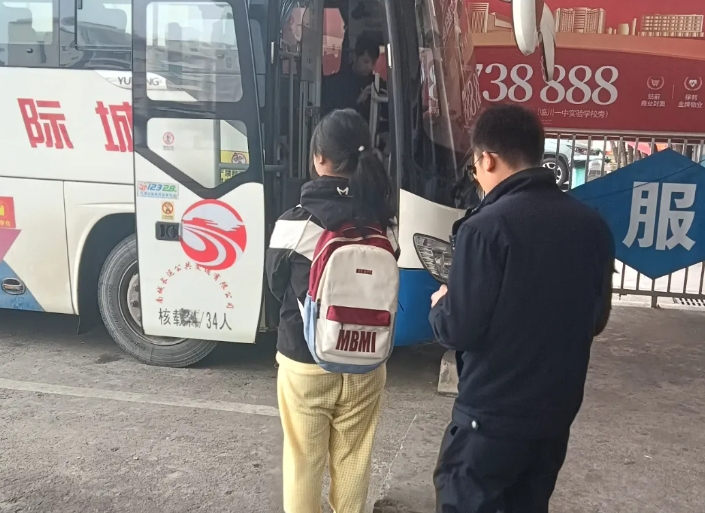 撫州長(zhǎng)運(yùn)：警民愛心接力 護(hù)送走失女孩回家